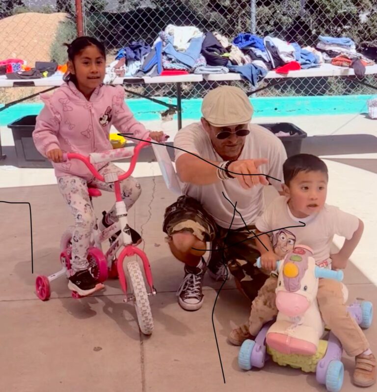 Bruno with kids from Colonial Villa de Juárez School in Valle de Guadalupe